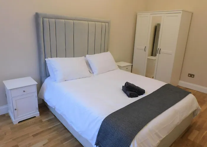 Beautiful 3 Bed Apt In The City Centre